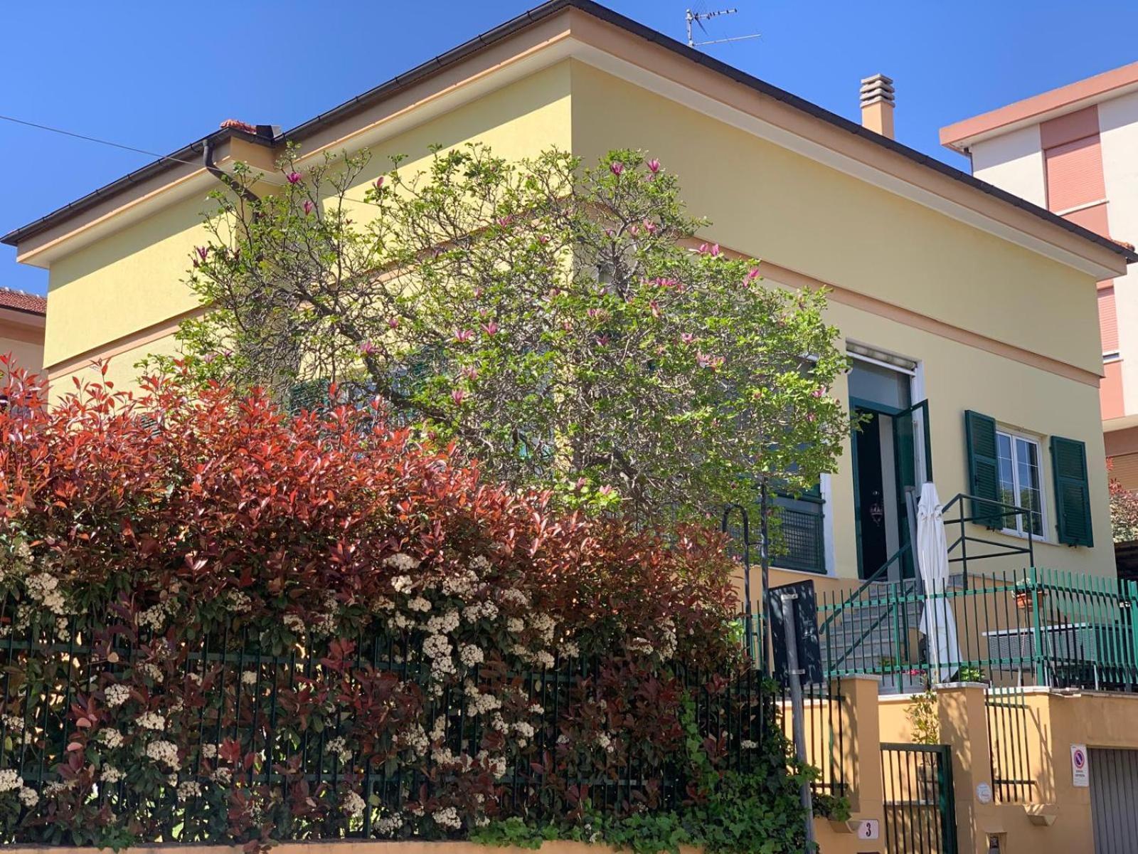 B&B La Magnolia Savona Exterior photo